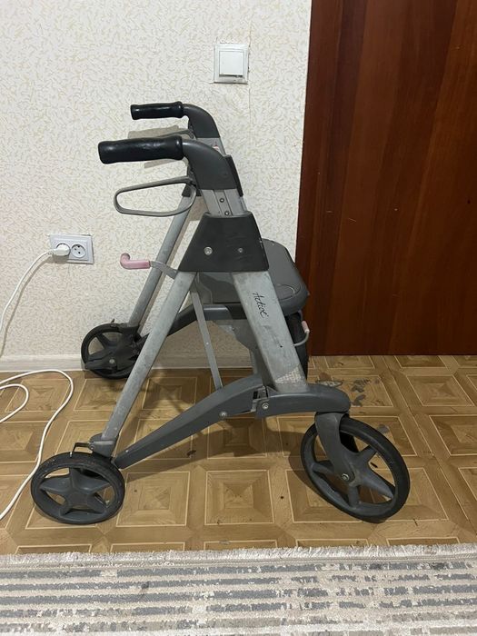 Ходунок для взрослых ролатор