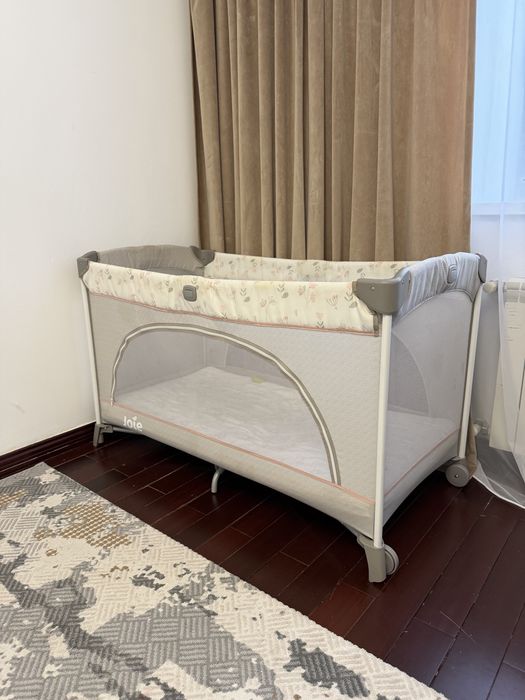 Продаю манеж-кровать Joie Allura