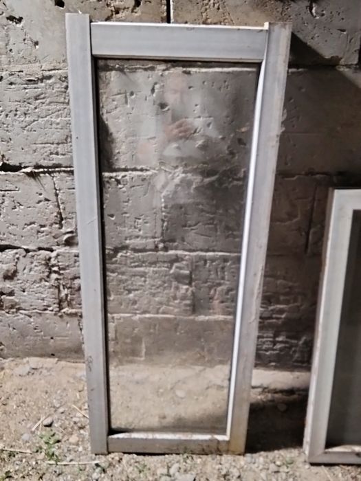 Окно плстиковое для сарая