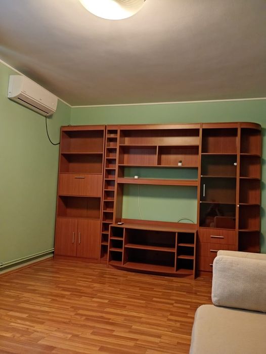 Proprietar inchiriez apartament 3 camere in Drumul Taberei. 2 min de metrou. Etaj 1. Chirie 500 Euro