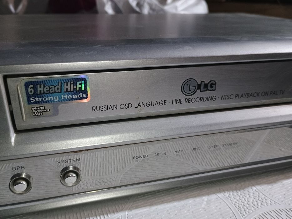 Плееры диски кассеты LG Sony.