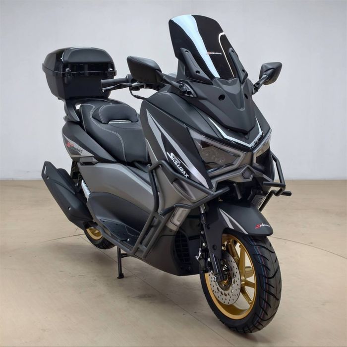X MAX 3 lt 100 km tezlik 100