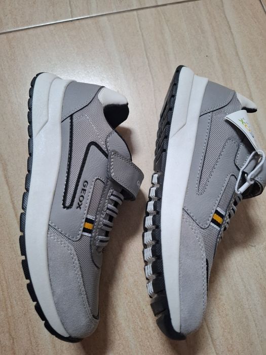 Geox 36 noi cu etichetă