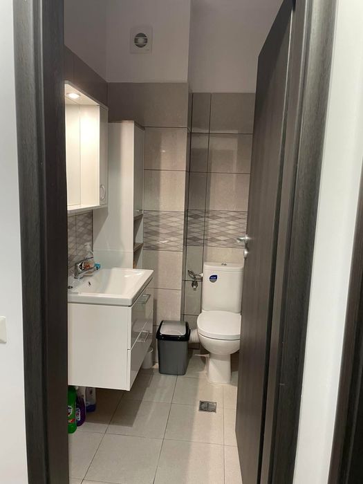 Inchiere apartament 2 camere decomandat