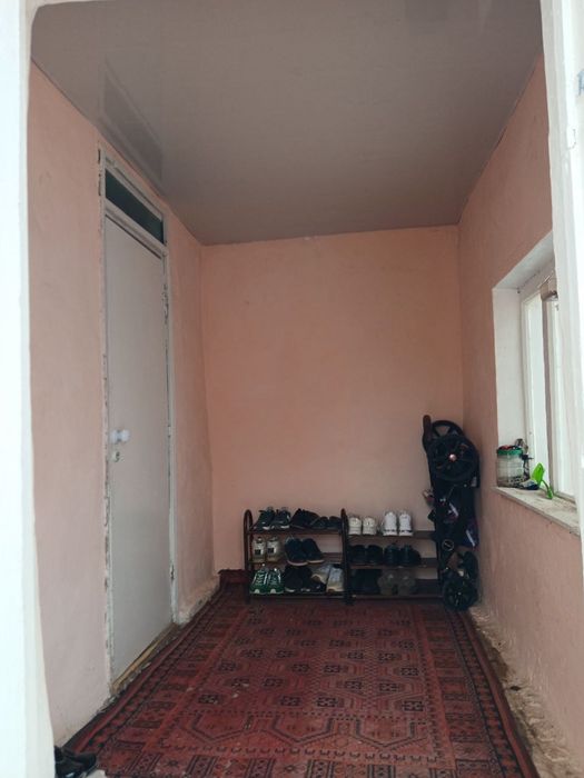 Uy sotiladi yuqori chirchiq tumanida 4 xoma xolati orta 12 sotixli