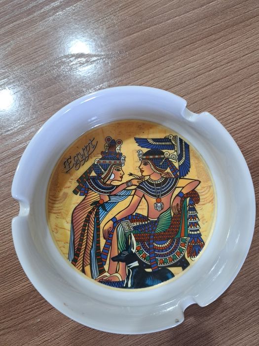 Пепельницы, хрусталь и фарфор