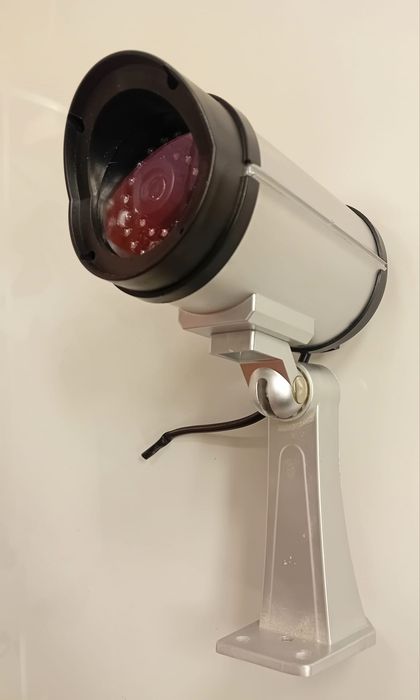 Camera supraveghere falsa