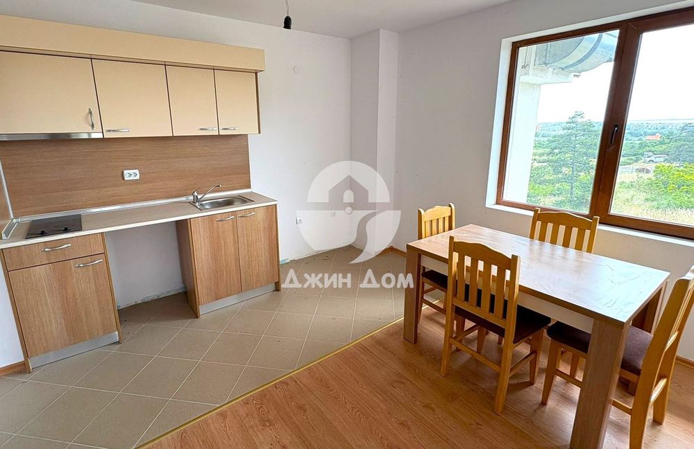 Продава се Тристаен апартамент в с. Кошарица, Област Бургас - 72 кв.м за 1049 €/кв.м - Снимка #1