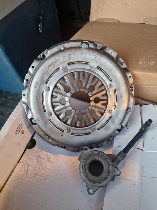 Маховик valeo за vw touran  2 tdi