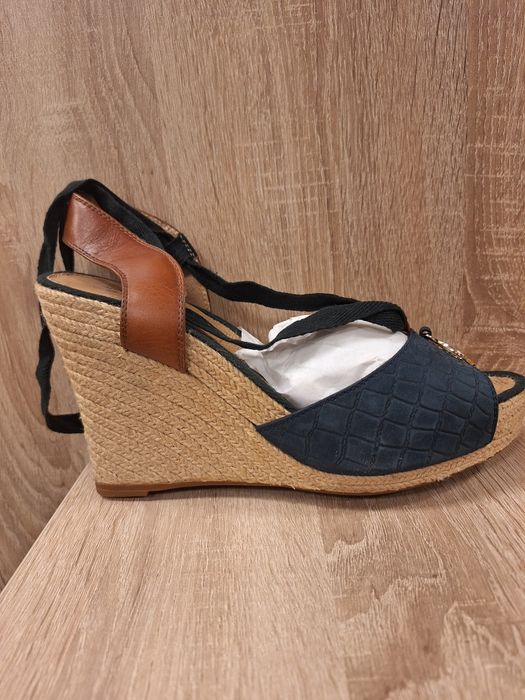 Сандали на платформа Armani Jeans