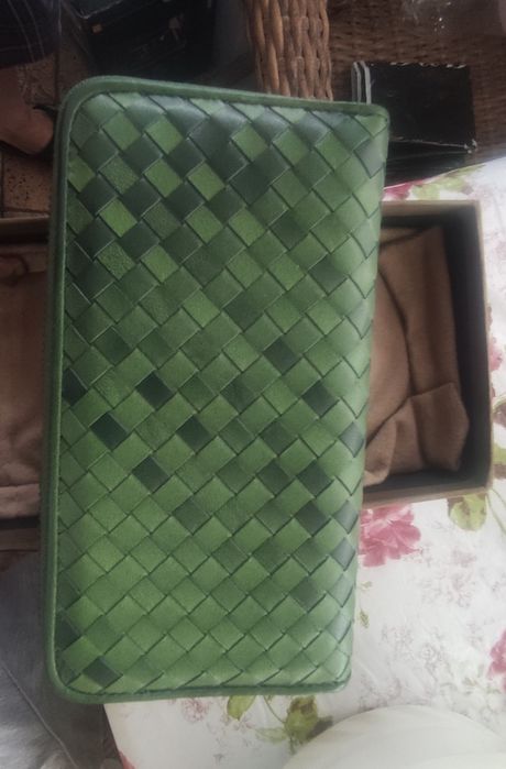 Продам женские ремни и кошелеки