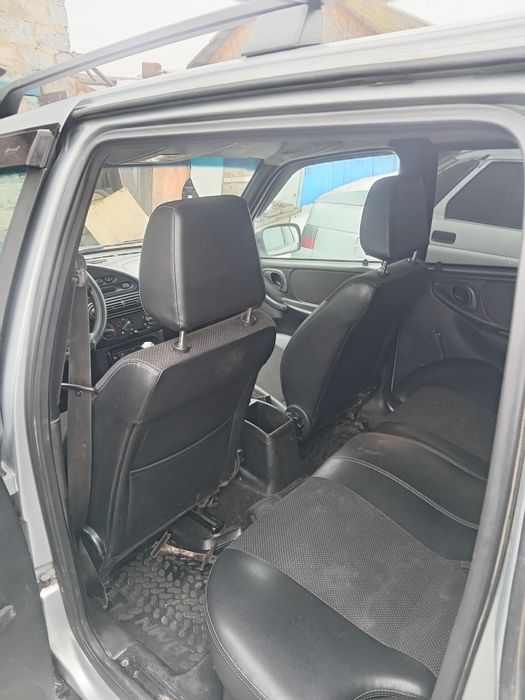 Нива шевроле 2014 год,люксовая