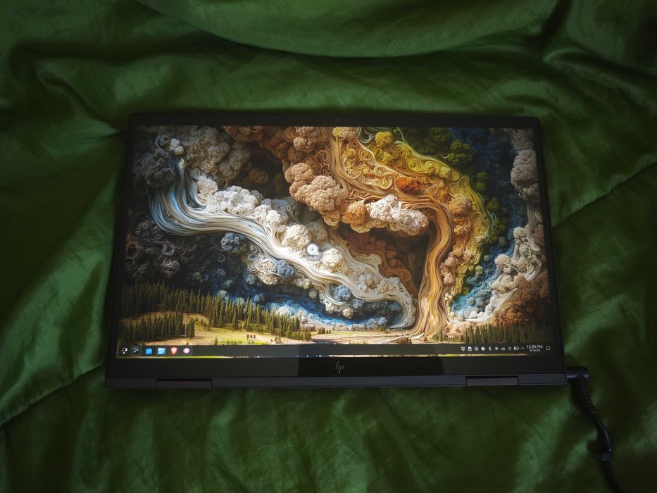Лаптоп HP Envy x360 - употребяван