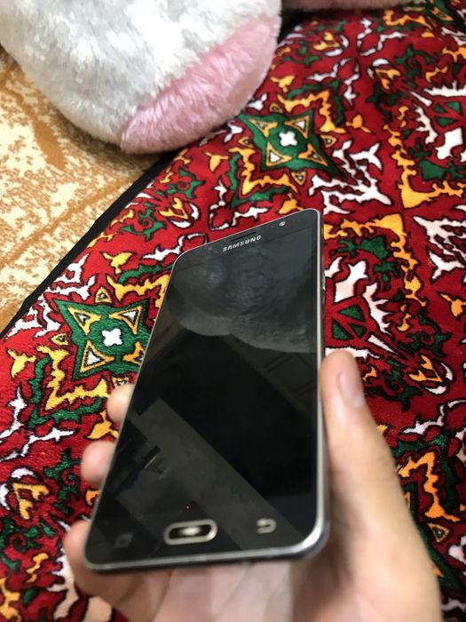 Samsung j5 Rasmdegi  tel  usta kormagan.