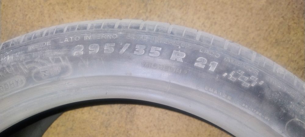 Летняя резина 295/35 R21