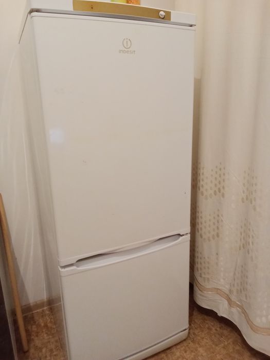 Холодильник не новый