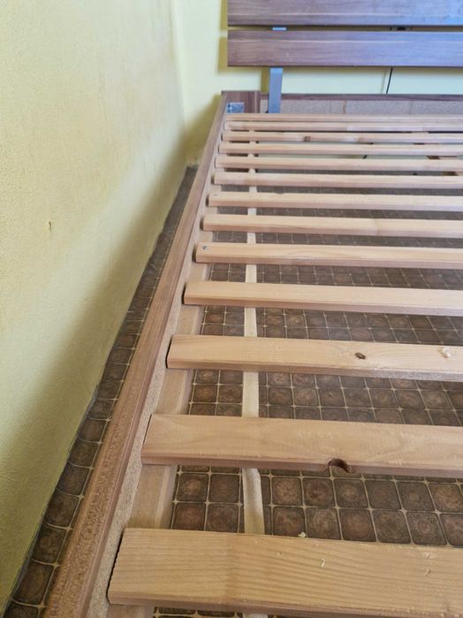 Легло 200 х 140 см с подматрачна рамка