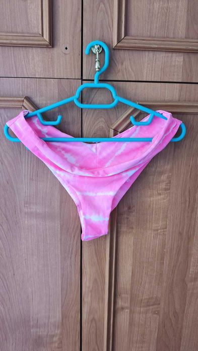 Vând costum baie