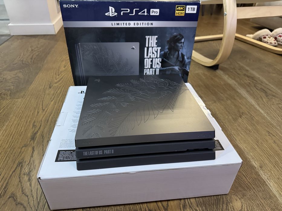 PlayStation 4 Pro – Limited Edition The Last of Us Part II