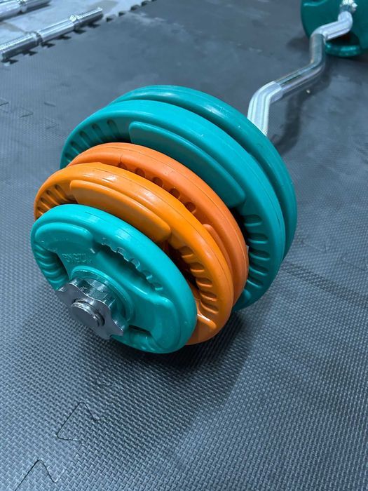 Set bara z si discuri din fier cauciucat cu prindere 41 kg