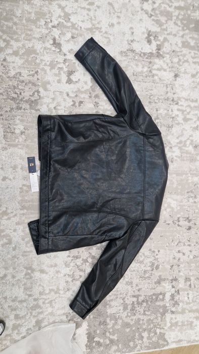 Продам новую кожанку