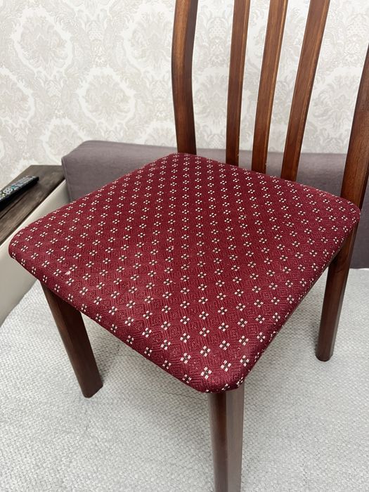 Стол и стулья, комплект