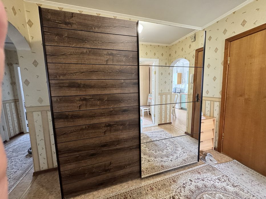 Срочно продам шкаф купе