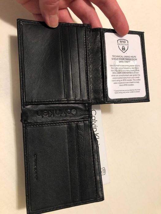 Маркови мъжки портфейли