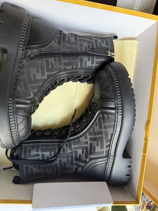 Дамски боти Fendi