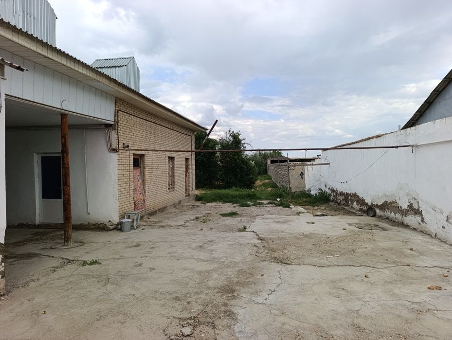 Участка ховли сотилади