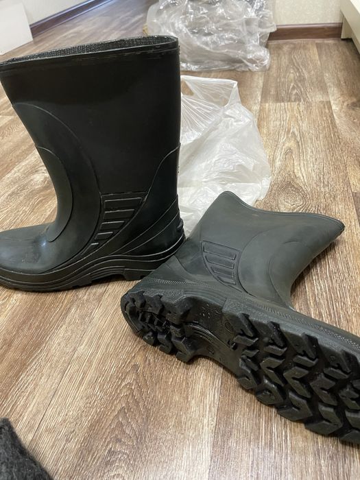 Мужские резиновые сапоги 43 размера с войлочными вкладышами