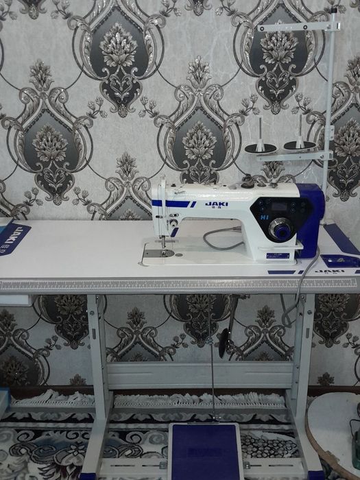 Швейная машина jaki