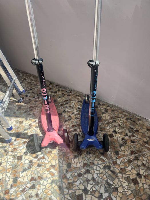 Продам самокаты Micro maxi( розовый, синий).