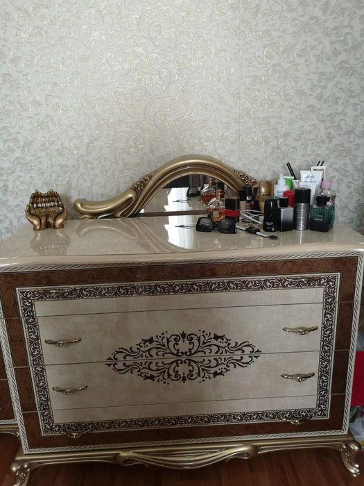 Спальный гарнитур и матрас