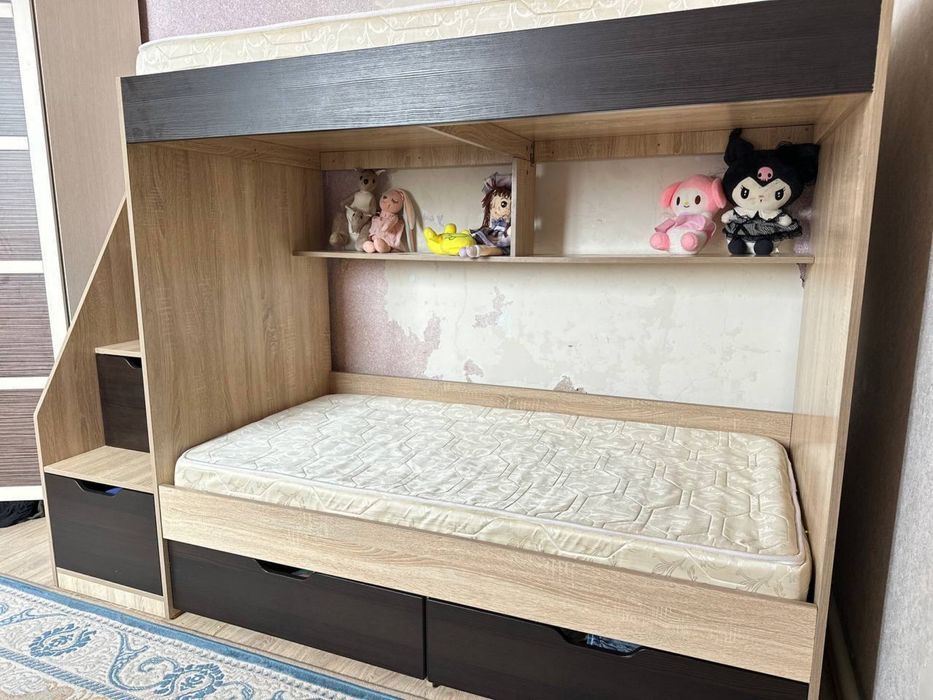 Продам двухъярусную кровать