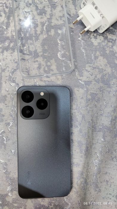 Realme 15T. 8/128. Батарея 7000 мАч