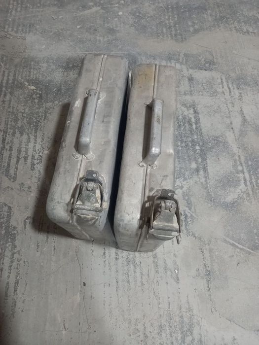 Канистер для бензин