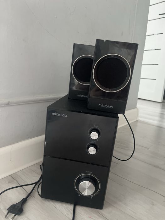 Сабуфер с 2 колонками