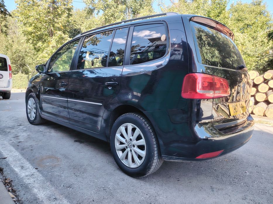 На Части Фолксваген Туаран 2.0д комарел 140к