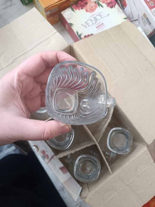 Набор новых стаканов