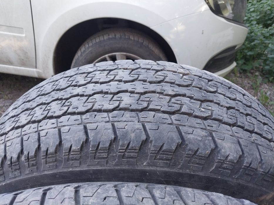 2 шины Bridgestone 265 65 R17.