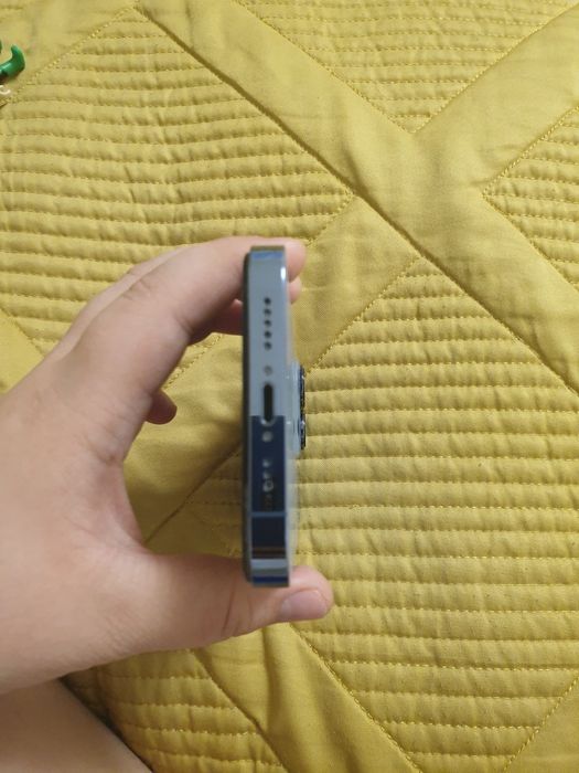 Продаю айфон 13 про