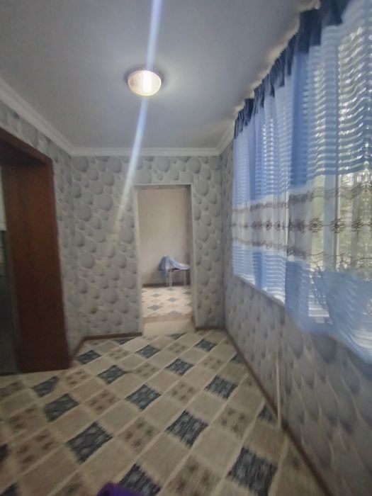 Garinda 2etajda 77 Serbiyada 6metirlik balkonli uy sotiladi