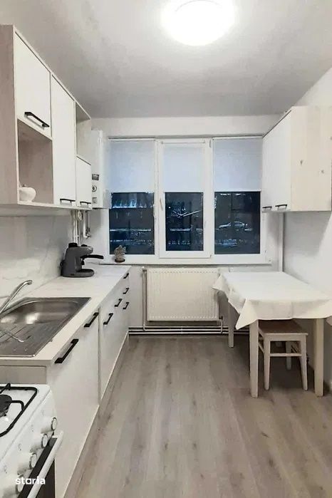 Tudor - Vanzare apartament 3 camere - Str. Brasovului — fotografia 3
