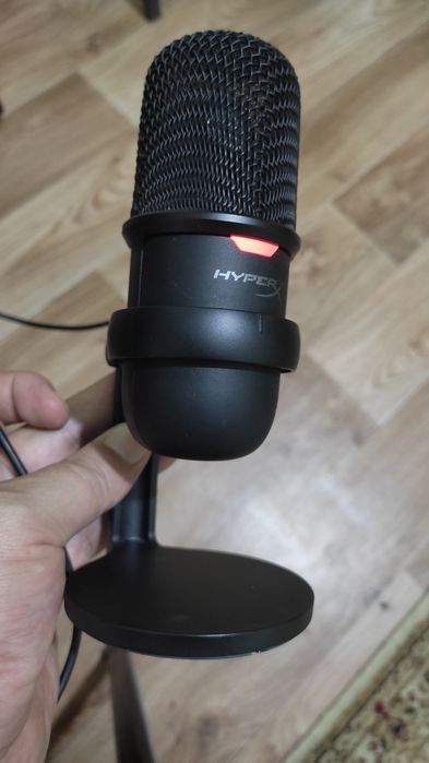 HyperX SoloCast микрофон