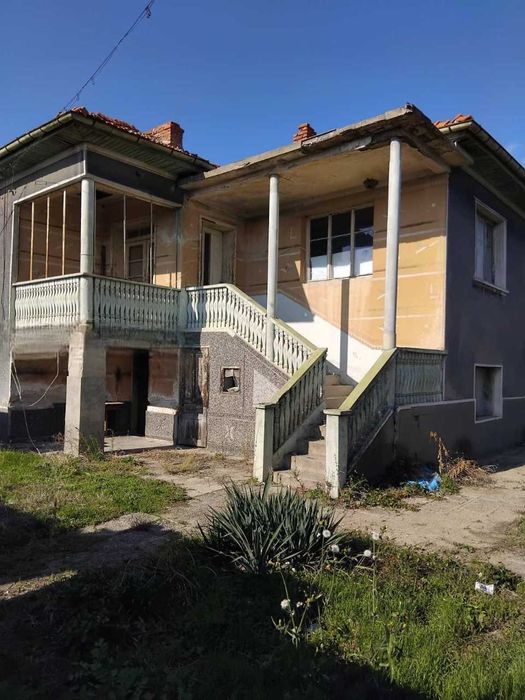 Двуетажна къща в Ръжево Конаре