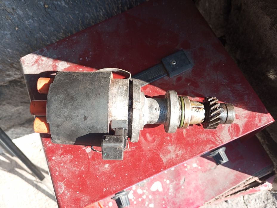 Трамблёр venta1.8 bocsh