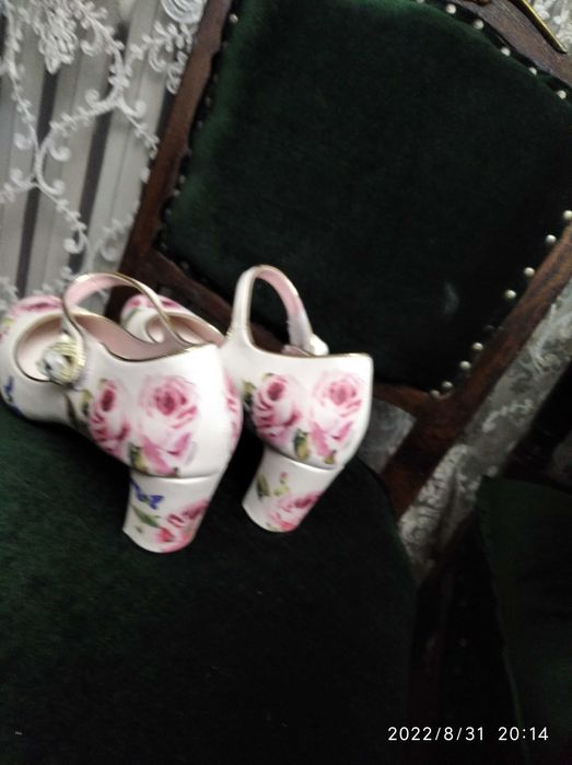 срочно продам тахту диван