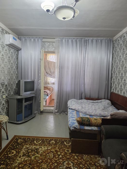 Срочно  продам квартиру Своя !..77-серия.