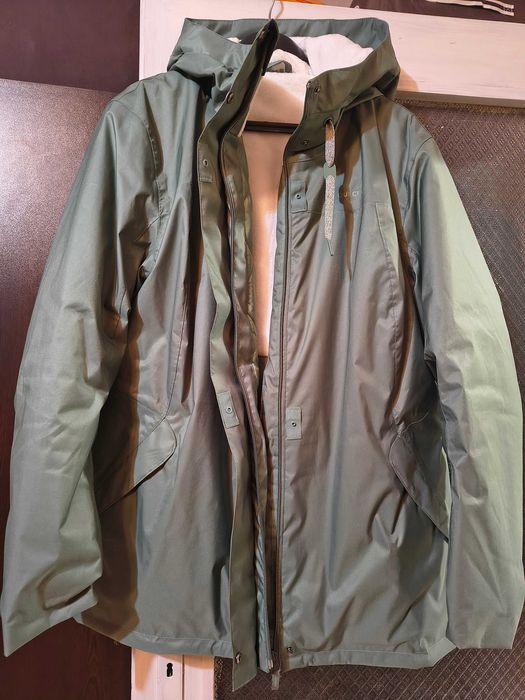 Непромокаеми горни палта.